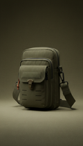 Slim Crossbody-Tasche mit Taktikverschluss